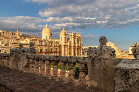 Noto, Modica en Ragusa van Syracuse met lunch tot 6 personen