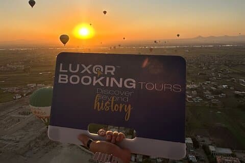 Erleben Sie die Magie einer Fahrt im Heißluftballon bei Sonnenaufgang über Luxor