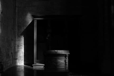 Paris Oculto e a História das Artes Escuras Tour