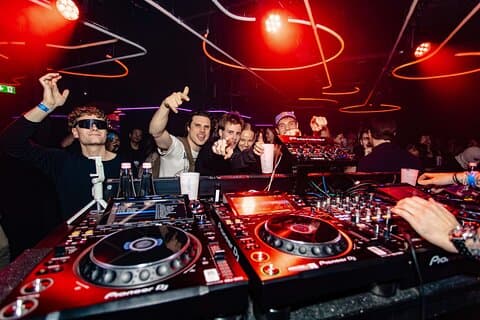 Inngangsbilletter til Budapest Neon Light Party