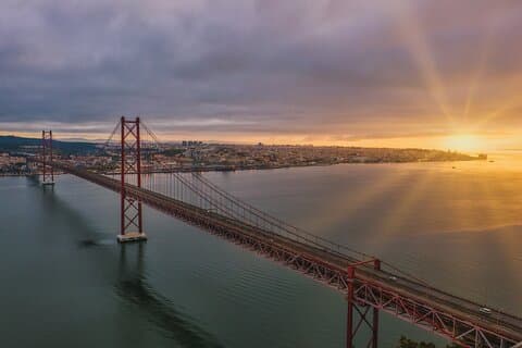 Lisbon Private 6h Customizable Tour with Transportation