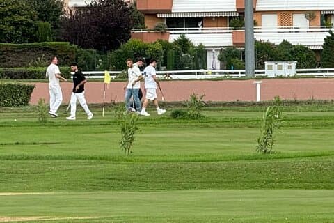 Minigolf de 9 hoyos a tamaño real en Toulouse