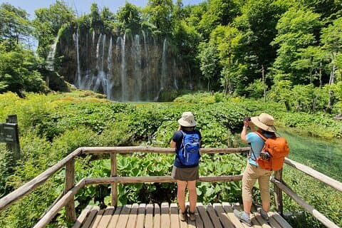 ザグレブからスプリット・プリトヴィツェ湖プライベート旅行