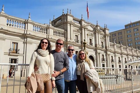 Small group trf from Valparaiso or S.Antonio+Tour in Santiago