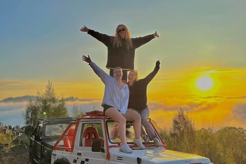 Excursión en jeep al amanecer por Mount Batur
