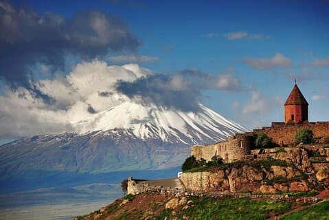 Whispers of Ararat: Hellige klostre og vin eventyr