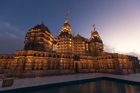To kulturer One City Grand Mosque og BAPS Mandir tur
