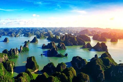 Halong Bay Deluxe dagskryssning