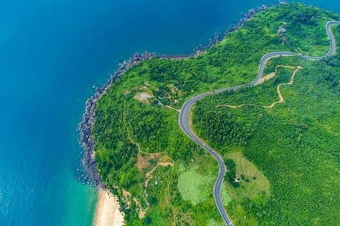 Hue Imperial City and Hai Van Pass Full Day Tour from Da Nang