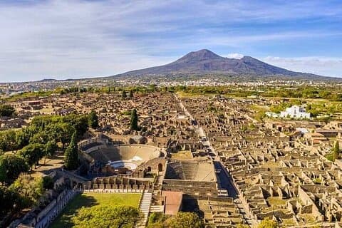 Private tour of Pompeii with archaeologist - 3 hours.