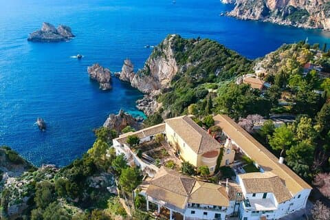 Orthodoxe kerken en kloosters in Corfu verkennen