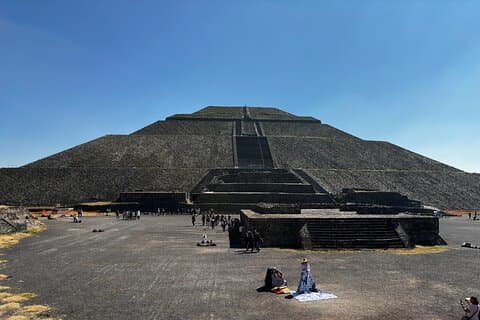 Teotihuacan Tour + Basilica of Guadalupe uten å hoppe stopp