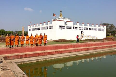 Full dag Lumbini Tour med flyplass pickup og drop off