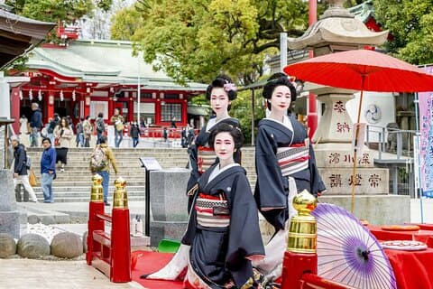 文化的な下町と東京の伝統料理を楽しむ