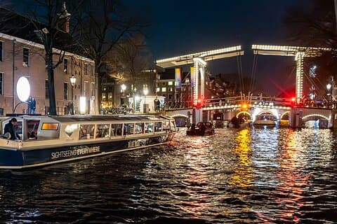 Amsterdam Light Festival Canal Cruise con opzione vino e formaggio