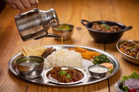 Clases de cocina de comida Thakali en Pokhara