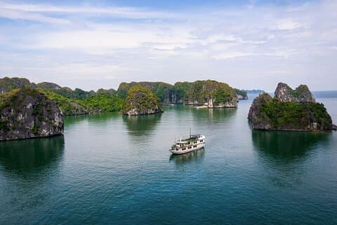 Hanoi/Ninh Binh: 2-Day Lan Ha Bay & Cat Ba with Small Cruise