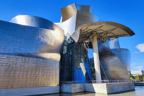 Tour privato della città di Bilbao e Museo Guggenheim da San Sebastian
