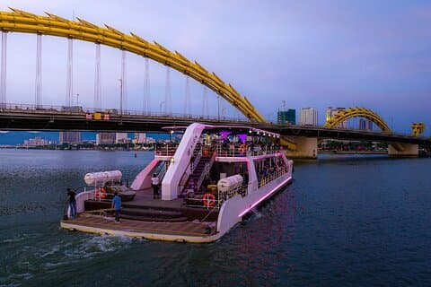 Da Nang: Poseidon Cruise med middag og Dragon Bridge Show