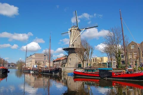 Privé transfer Amsterdam naar Rotterdam met 2 uur Stop in Gouda