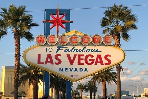 Welcome to Fabulous Las Vegas Sign Self-Guided Audio Tour