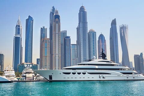 Dubai Marina Yacht privati con trasferimento di ritorno opzionale