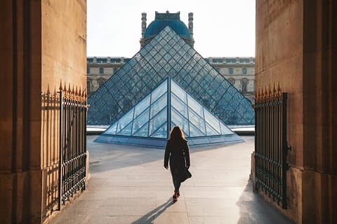 Louvre Museum Fotoshoot Kunst og elegance afsløret