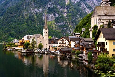 Private Ganztagesführung nach Hallstatt und Salzburg - Bootsfahrt