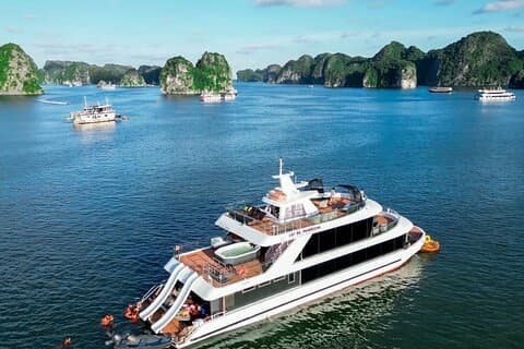 Vaar door de majestueuze Lan Ha Bay met D'Charme Luxury Cruise