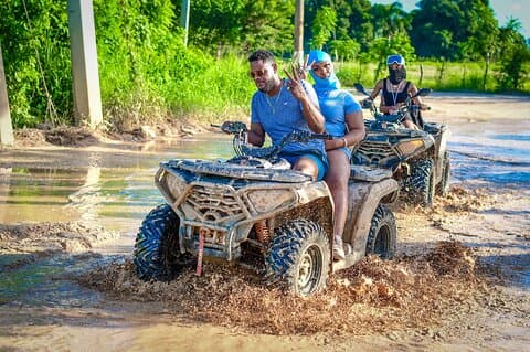 ATV Buggy Avventura alla grotta d'acqua e alla spiaggia di Macao a Punta Cana