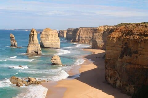 Upptäck Great Ocean Road ett kustnära äventyr