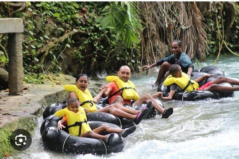 Blue Hole Secret Falls och Calypso River Tubing från Falmouth
