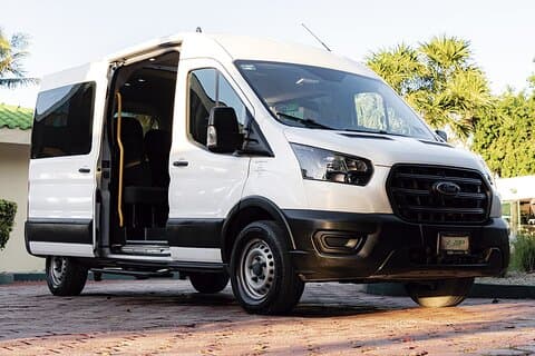 Privater Transport zum Flughafen CUN, von Tulum oder Riviera Maya