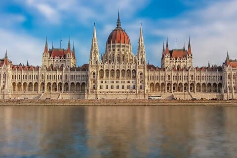 Esplora Budapest: Esperienza turistica privata con un locale