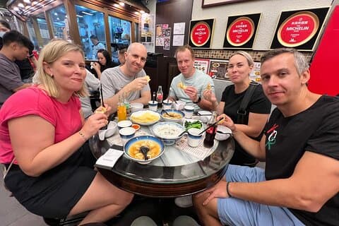 Private Kowloon Michelin Rated Street Food & Culture Tour
