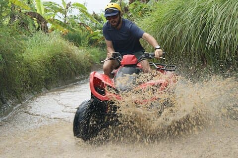 Avventura in ATV con percorsi privati e guida a Ubud