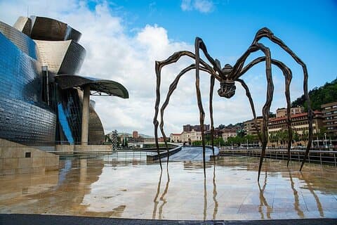 Entrada al Museo Guggenheim de Bilbao