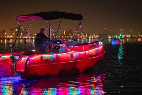 Glow Electric Boat natt date opplevelse i San Diego Bay