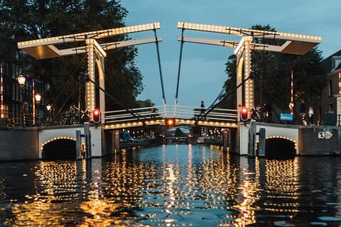 Sesión de fotos en Magere Brug Love Across the Bridge
