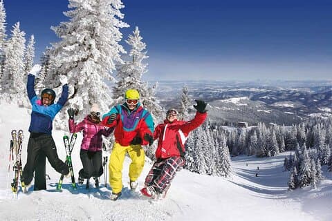 Skidåkning på Jahorina Olympic Mountain – Heldagstur från Sarajevo