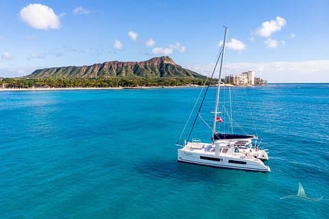 3 Stunden Luxus-Privatsegelkatamaran in Waikiki für 1 bis 6 Personen