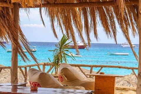 Rejse til Paradise Hula Hula Island i Hurghada med snorkling