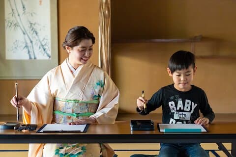 Kalligrafi oplevelse på et gammelt hus nær Matsumoto Castle