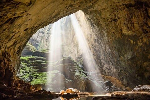 Hue a la Cueva del Paraíso y Phong Nha – Tour Privado de Día Completo