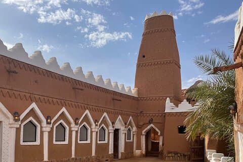 Van Riaydh naar Ushaiger Ontdek Heritage Villages en Salt Land