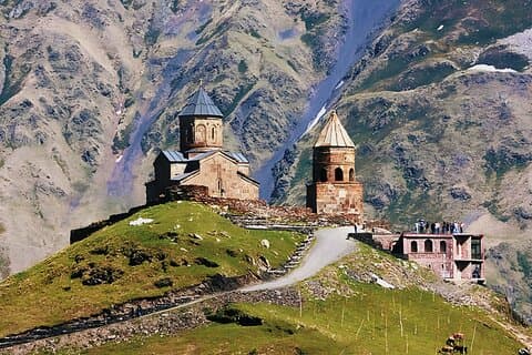 Visite privée du monastère de Jvari Zhinvali Ananuri et Kazbegi