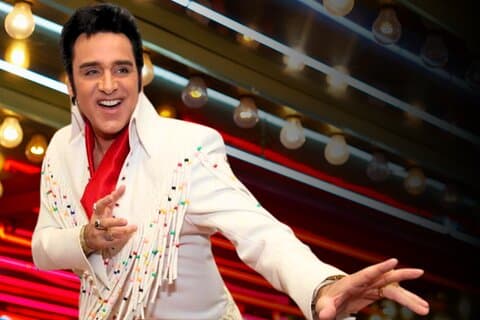 Elvis mostra o espírito do rei