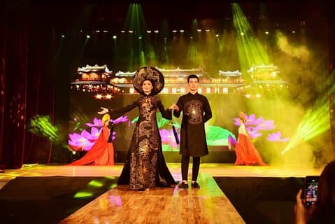 Udforsk Ao Dai Show i Da Nang