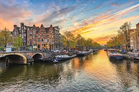 Privat direkt transfer från Brygge till Amsterdam