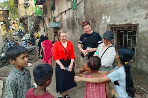Mumbai: Beste slum tur Dharavi liten gruppe med en lokal